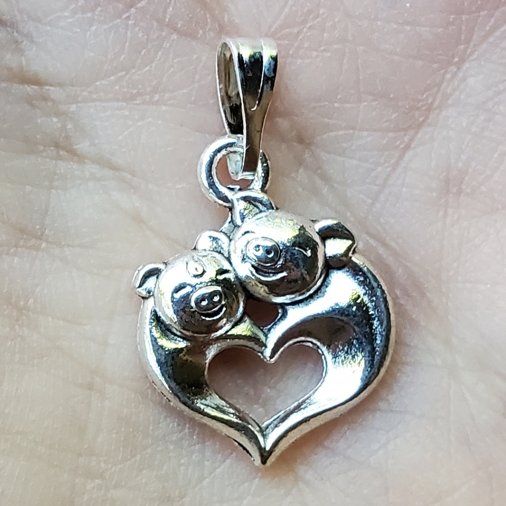 NWOT Pigs in Love Charm - Picture 2 of 6